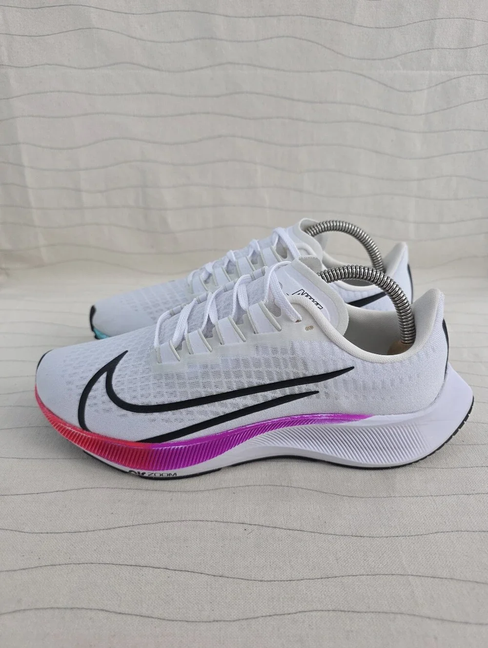 Nike Womens Air Zoom Pegasus 37 White Multi-Color Running Shoes BQ9647-103 Sz 9